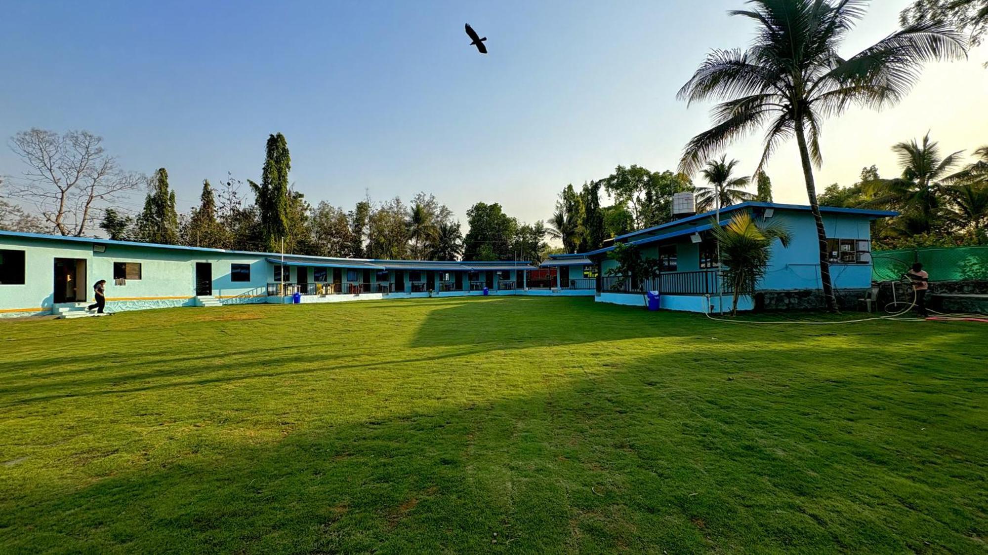 Deep Bhavani Resort 卡尔贾特 外观 照片