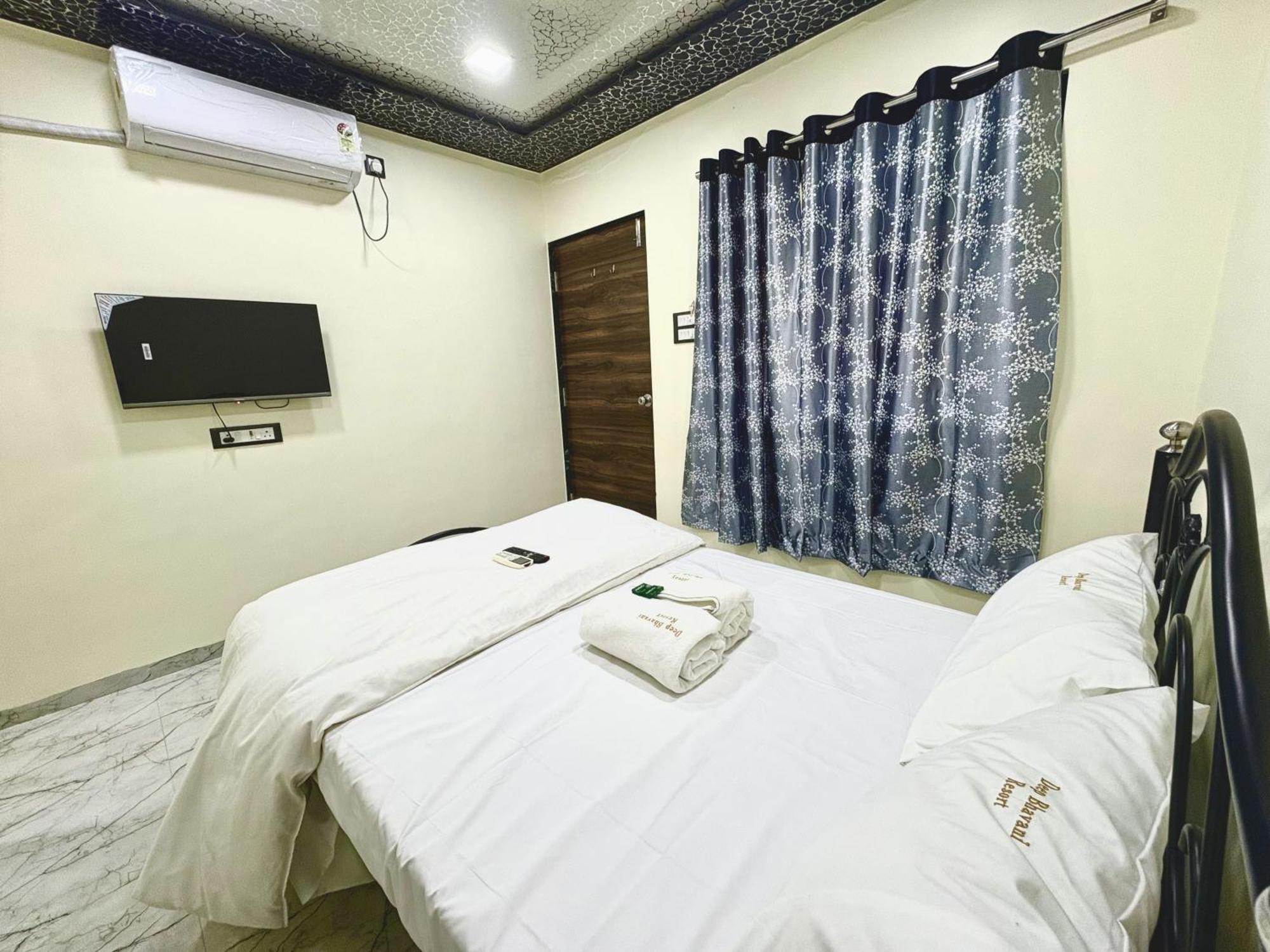 Deep Bhavani Resort 卡尔贾特 外观 照片