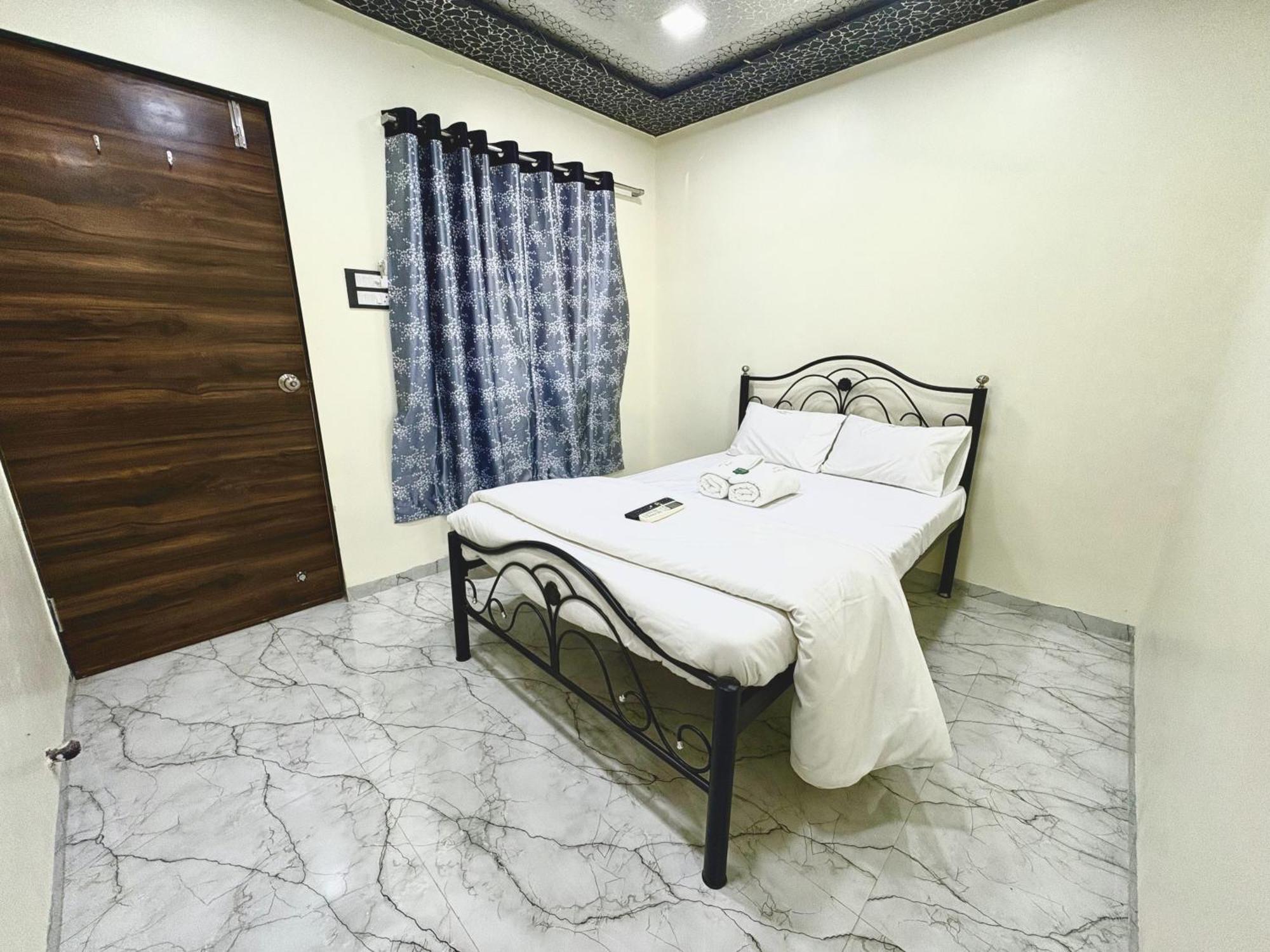 Deep Bhavani Resort 卡尔贾特 外观 照片