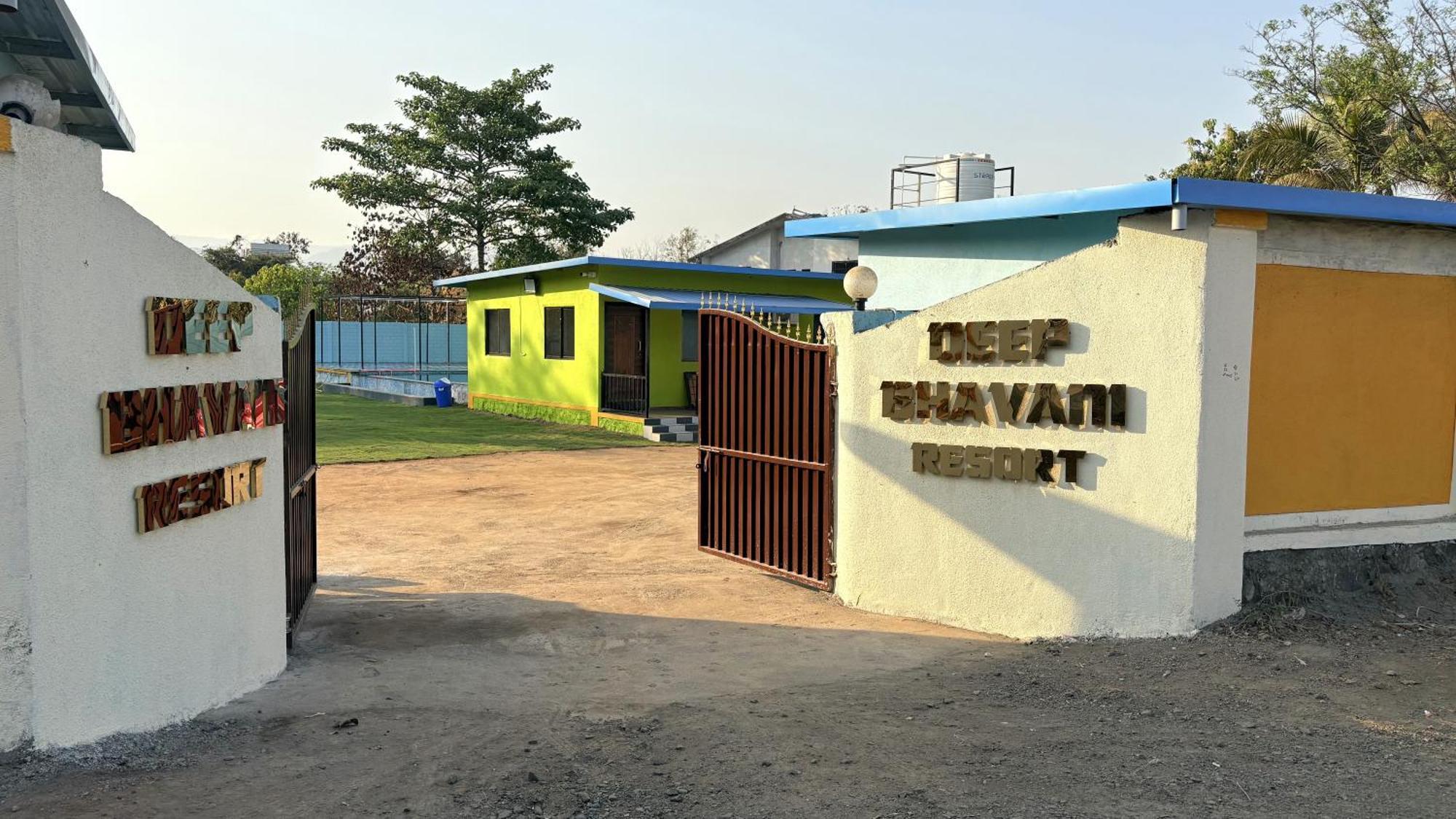 Deep Bhavani Resort 卡尔贾特 外观 照片