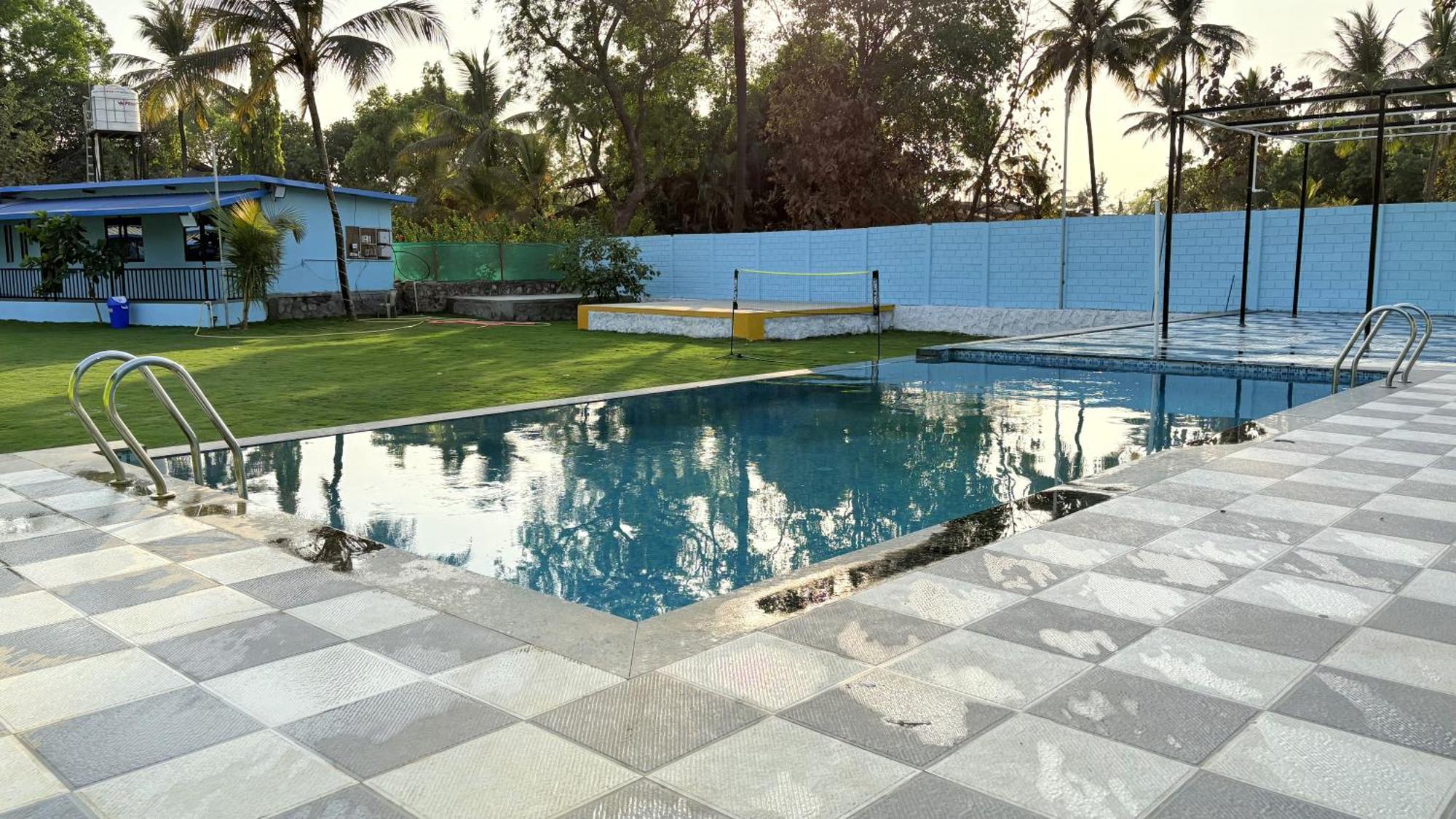 Deep Bhavani Resort 卡尔贾特 外观 照片